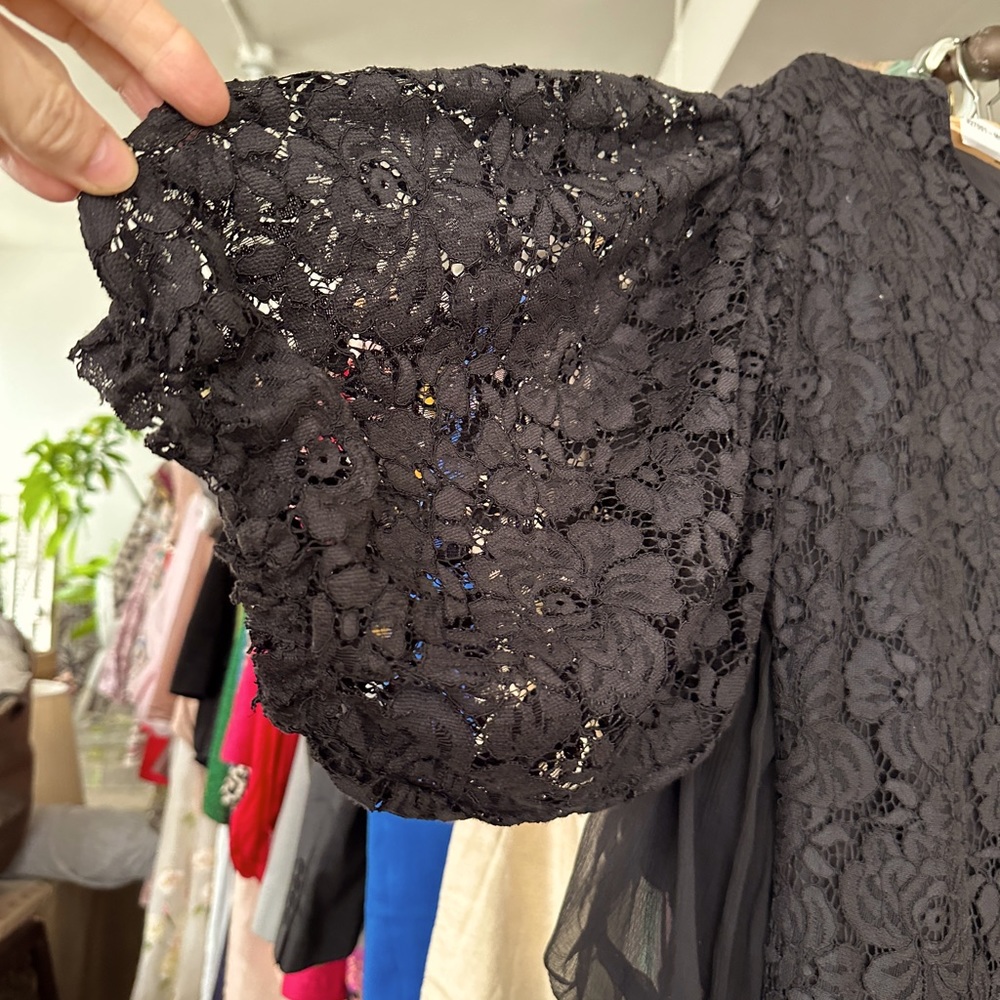 Lace Fabric Guipure Dress-Jumpsuit Upscale casual Wide pant below knee Black